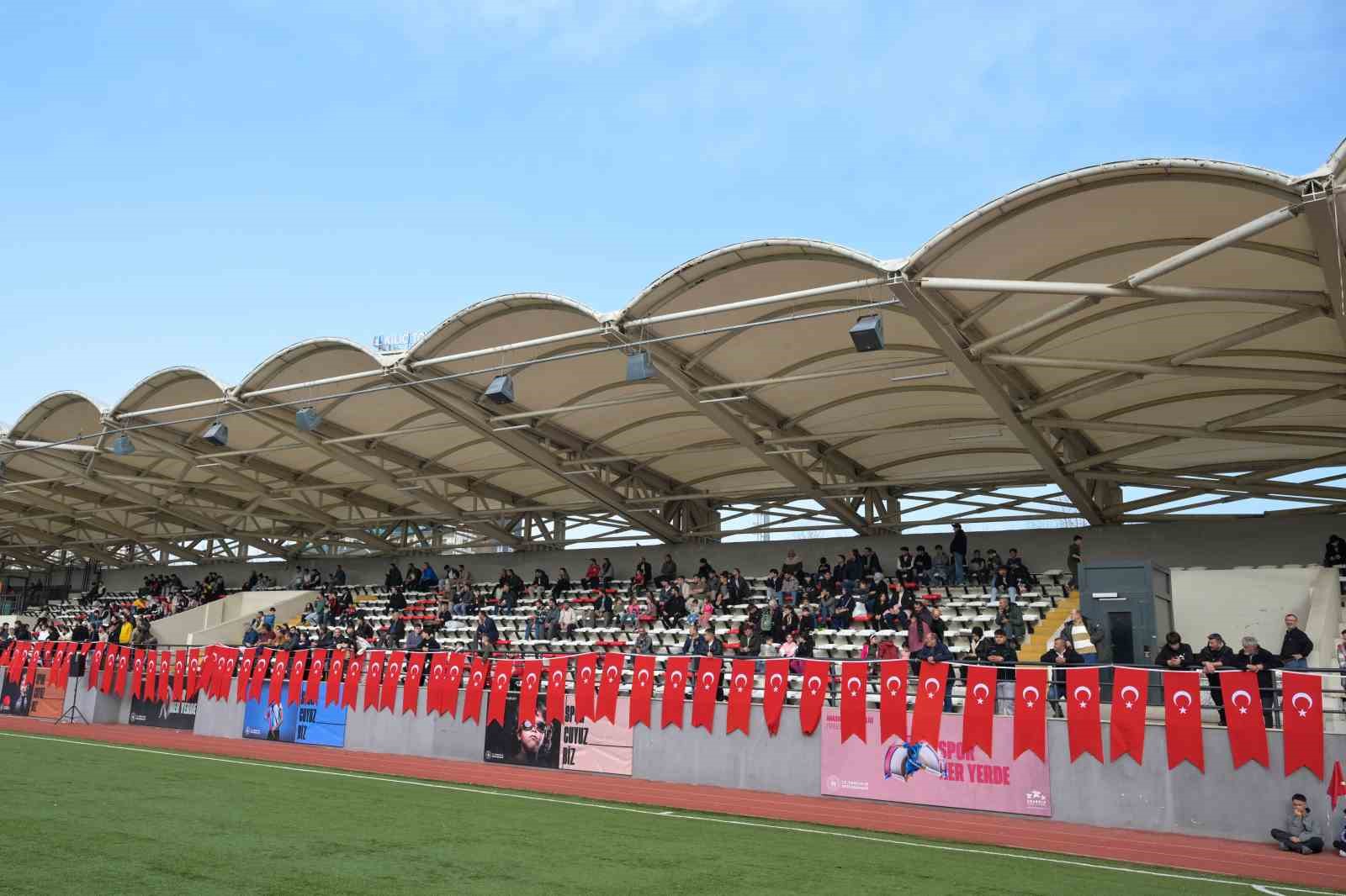 Esenyurt Belediyesi Mahalleler Arası Futbol Turnuvası’nın kazananı dostluk oldu
