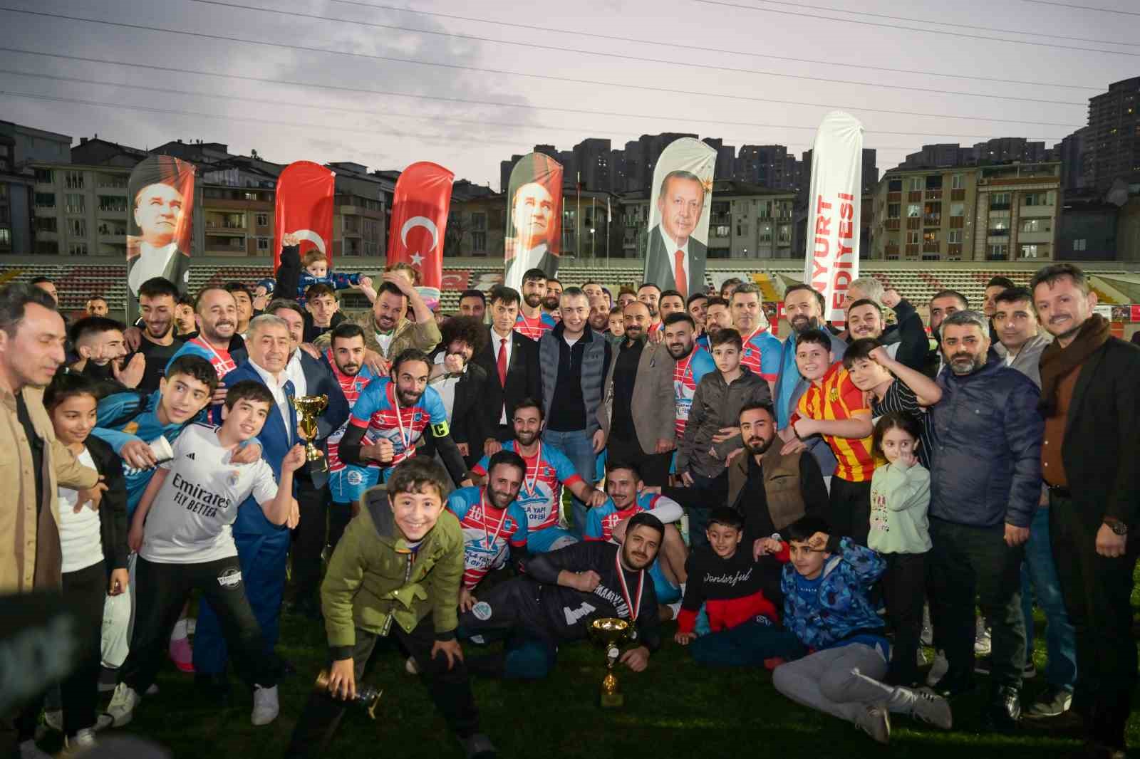 Esenyurt Belediyesi Mahalleler Arası Futbol Turnuvası’nın kazananı dostluk oldu
