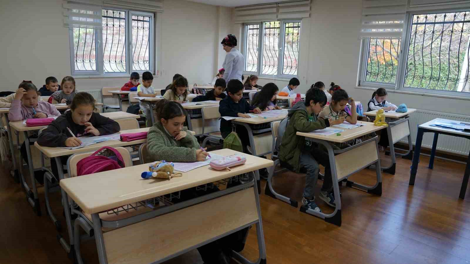 Esenyurt Belediyesi’nden paket ders sistemiyle 6 bin 396 öğrenciye destek
