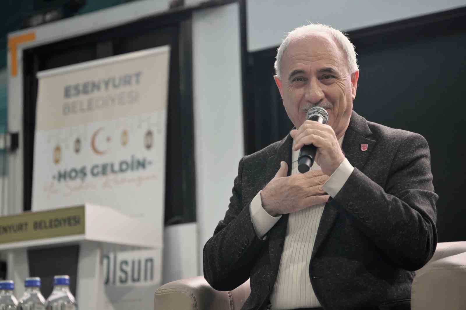 Esenyurt Belediyesi’nin Ramazan etkinliklerinde Nurullah Genç Esenyurtlularla buluştu
