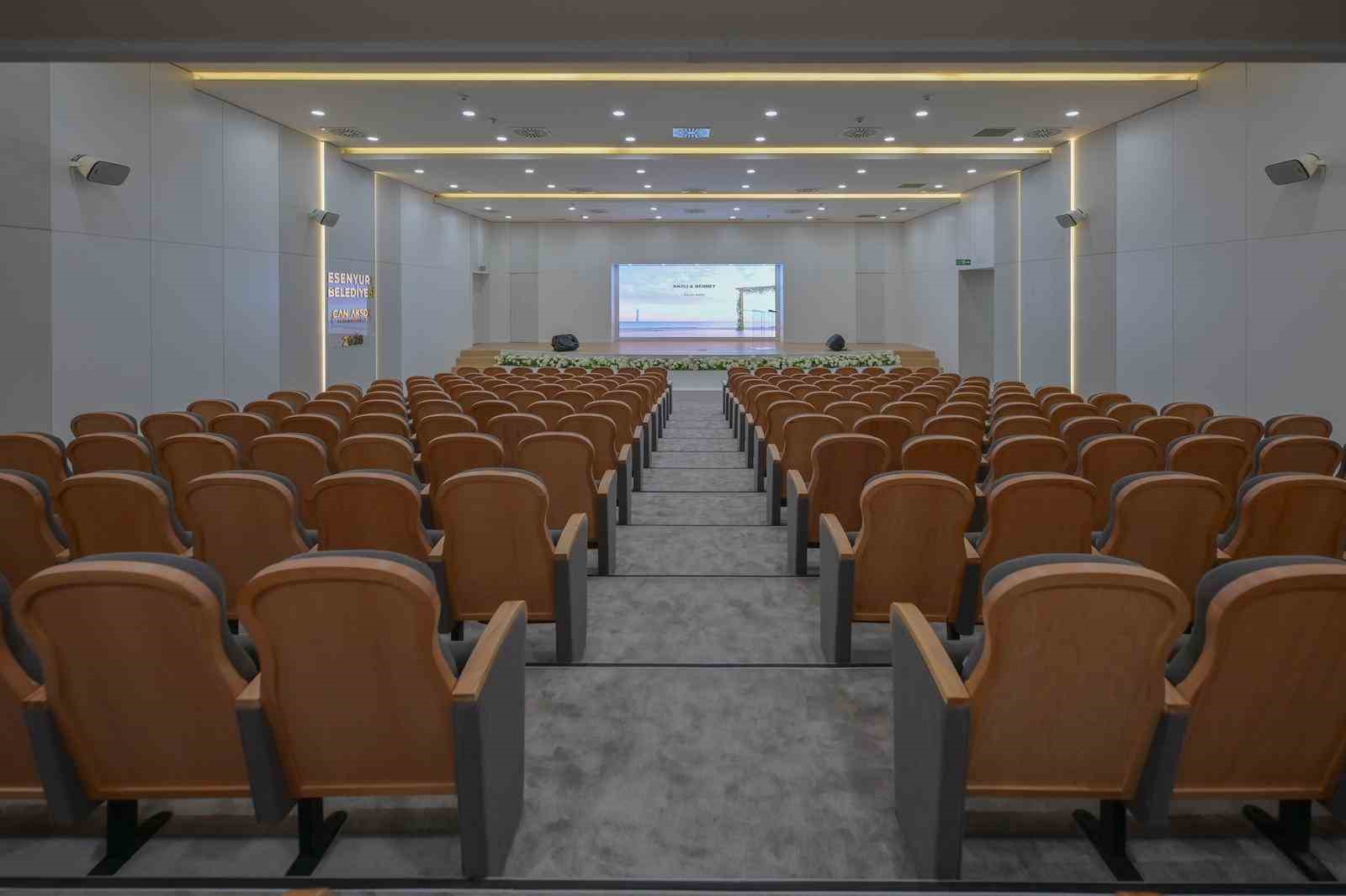 Esenyurt nikah sarayı yeni yüzüyle çiftleri karşılıyor
