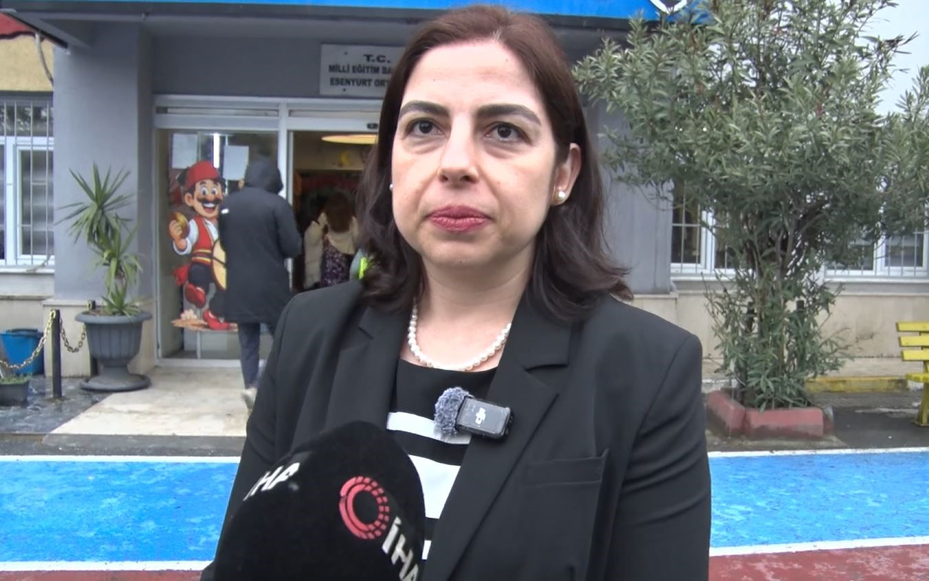 Esenyurt Ortaokulu’nda 6 yıldır uygulanan kartlı turnike sistemi velilere güven veriyor
