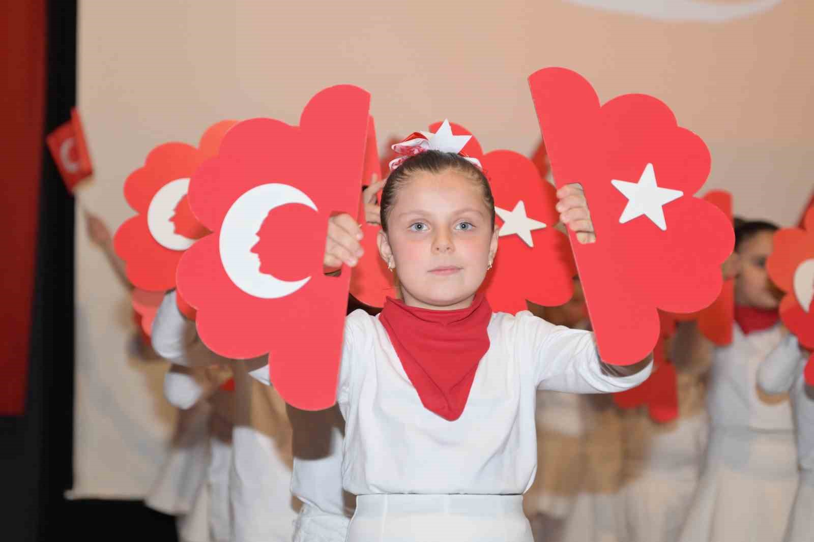 Esenyurt’ta 23 Nisan kutlamaları çocukların gösterileriyle taçlandı
