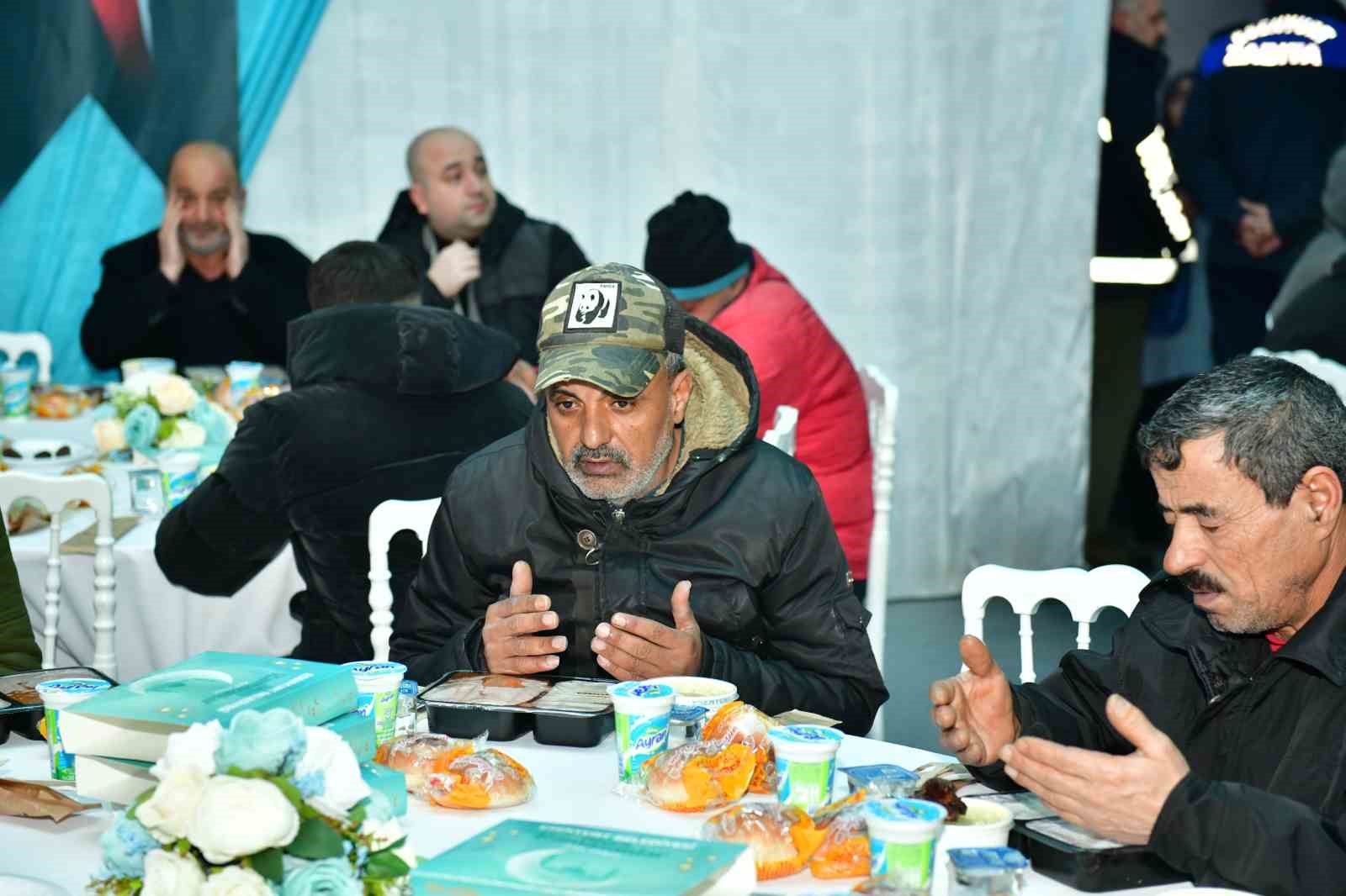 Esenyurt’ta Başkan Vekili Can Aksoy, ilk iftarını şehit ailesiyle açtı
