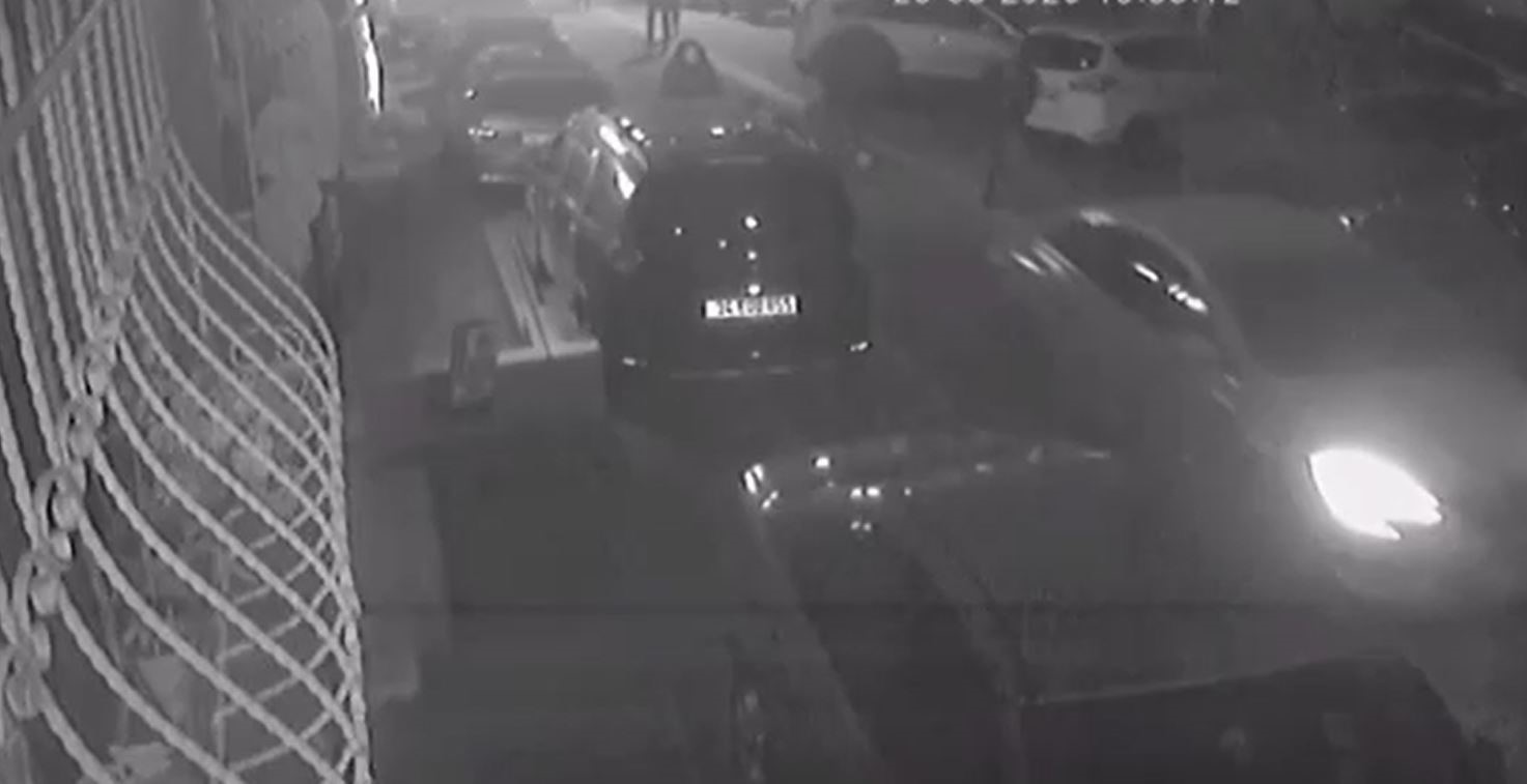 Esenyurt’ta film sahnelerini aratmayan çatışma; o anlar kamerada
Esenyurt’ta film sahnelerini aratmayan çatışma; o anlar kamerada