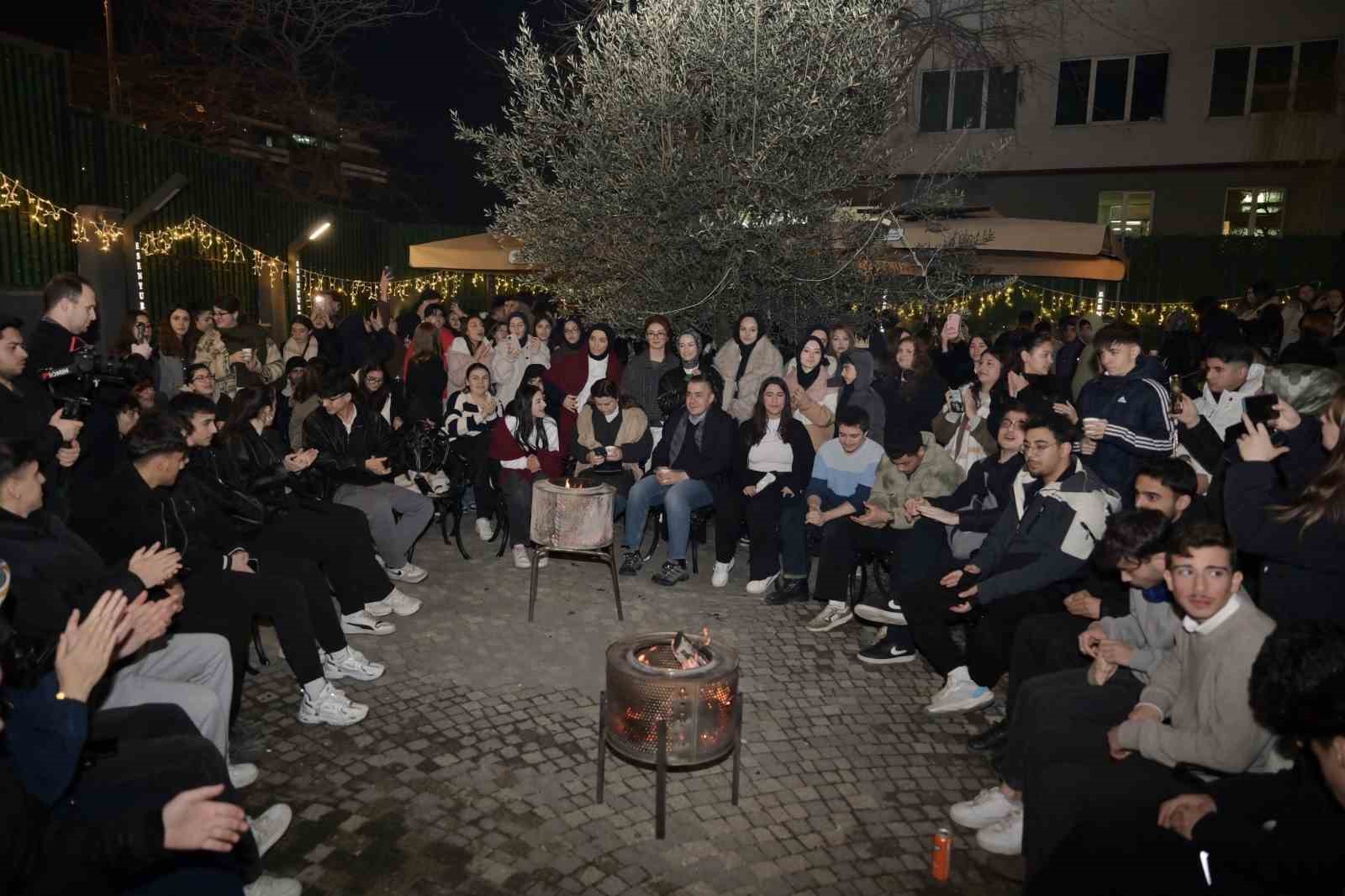 Esenyurt’ta gençlerle iftar buluşması
