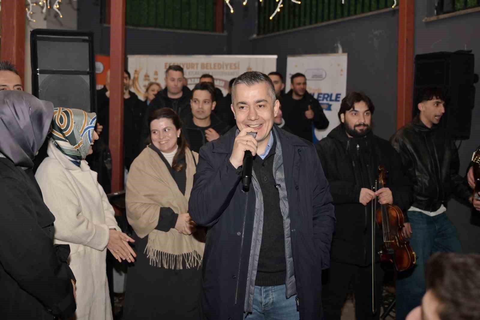 Esenyurt’ta gençlerle iftar buluşması
