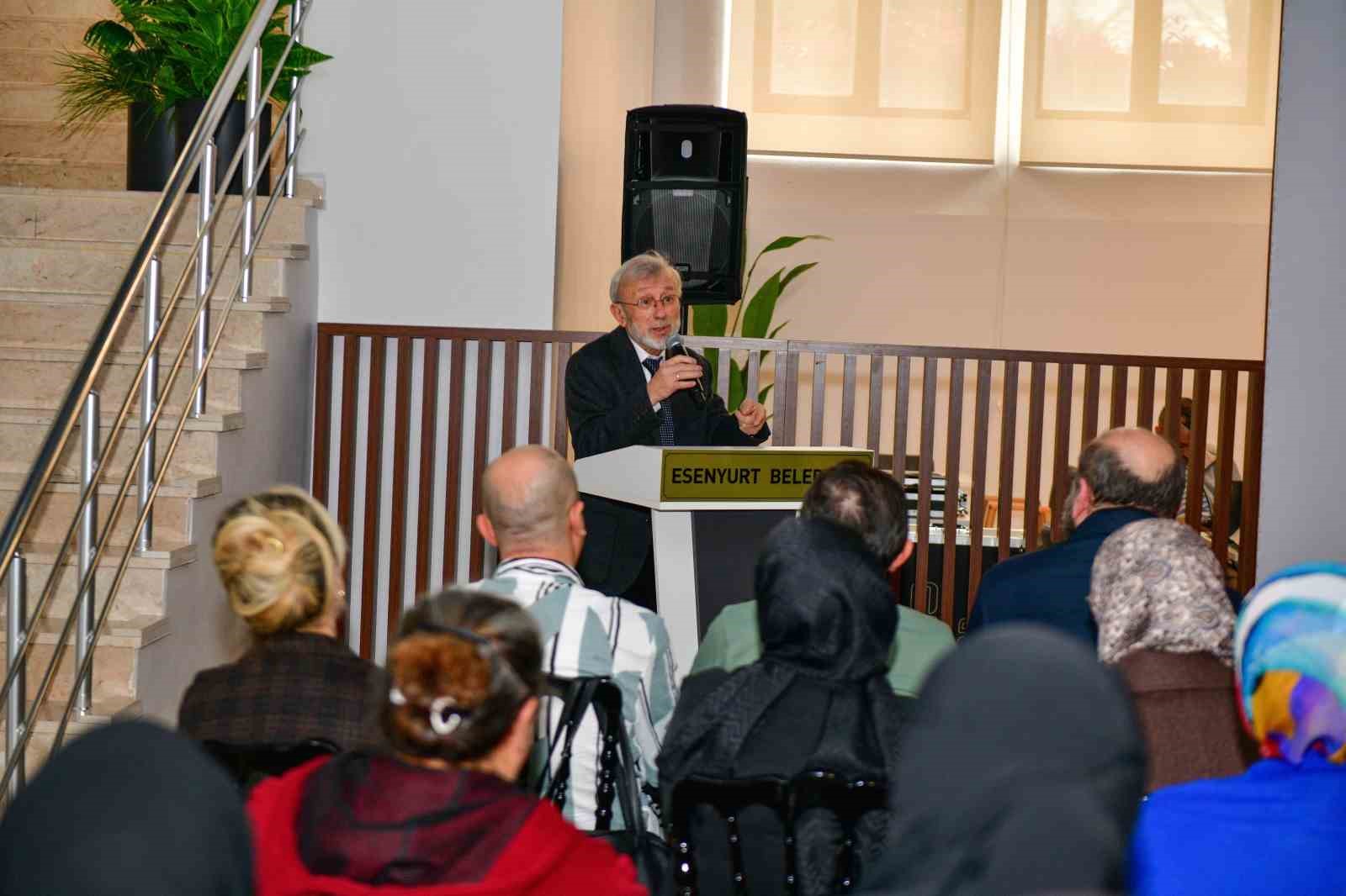 Esenyurt’ta hat sanatı söyleşisi yoğun ilgi gördü
