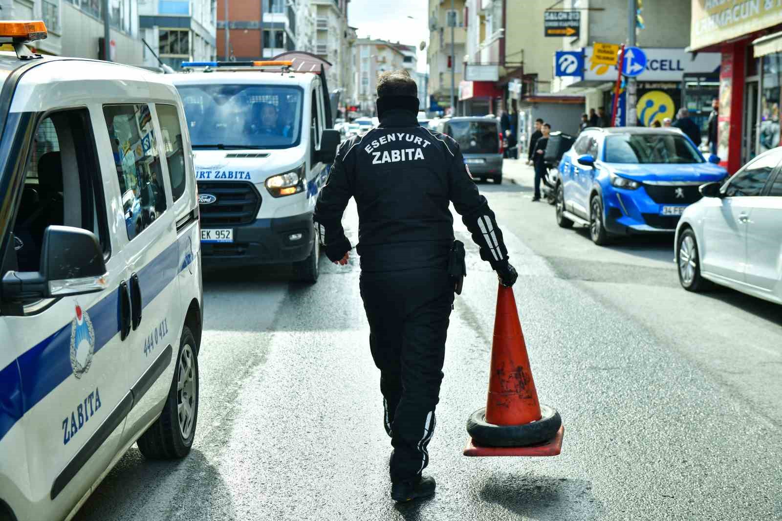 Esenyurt’ta kaldırım işgaline geçit yok
