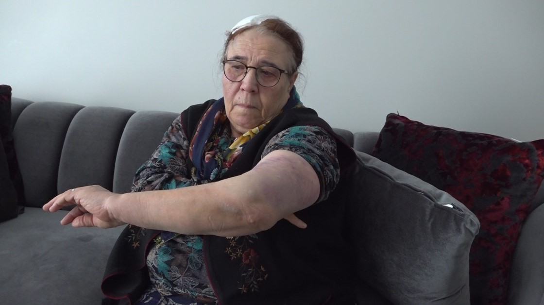 Esenyurt’ta komşu dehşeti: Genç adam yaşlı çifti sopayla darp etti
