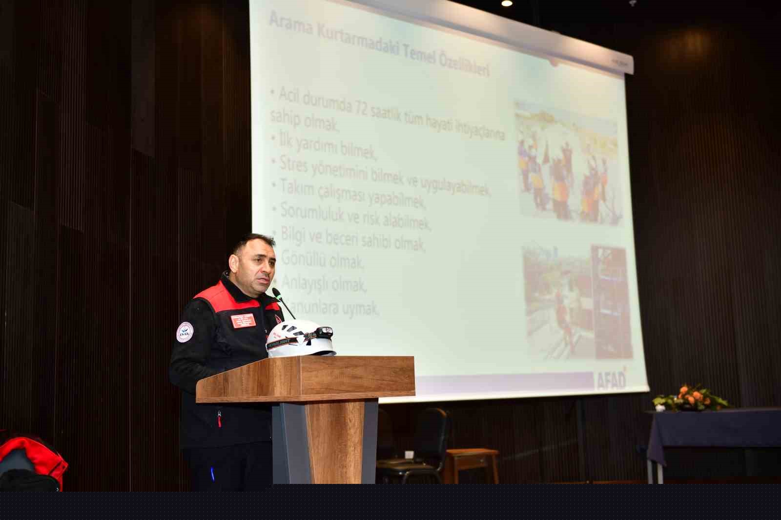 Esenyurt’ta liselilere arama kurtarma eğitimi
