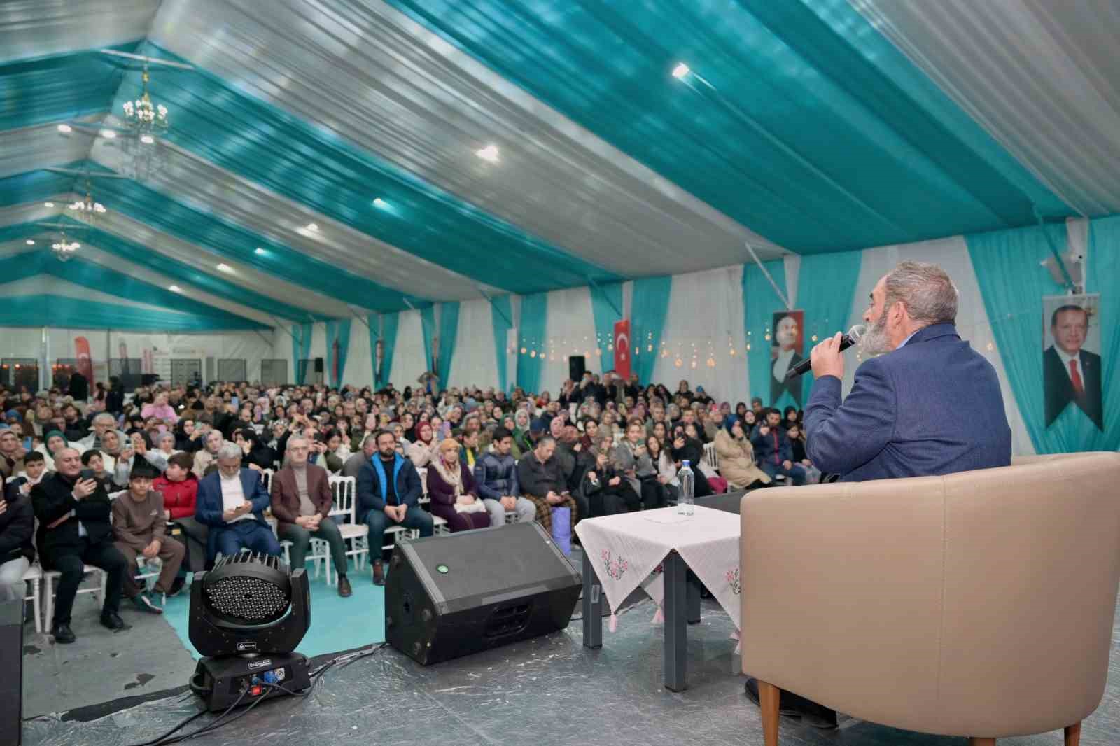 Esenyurt’ta şiir ve muhabbet dolu Ramazan akşamı
