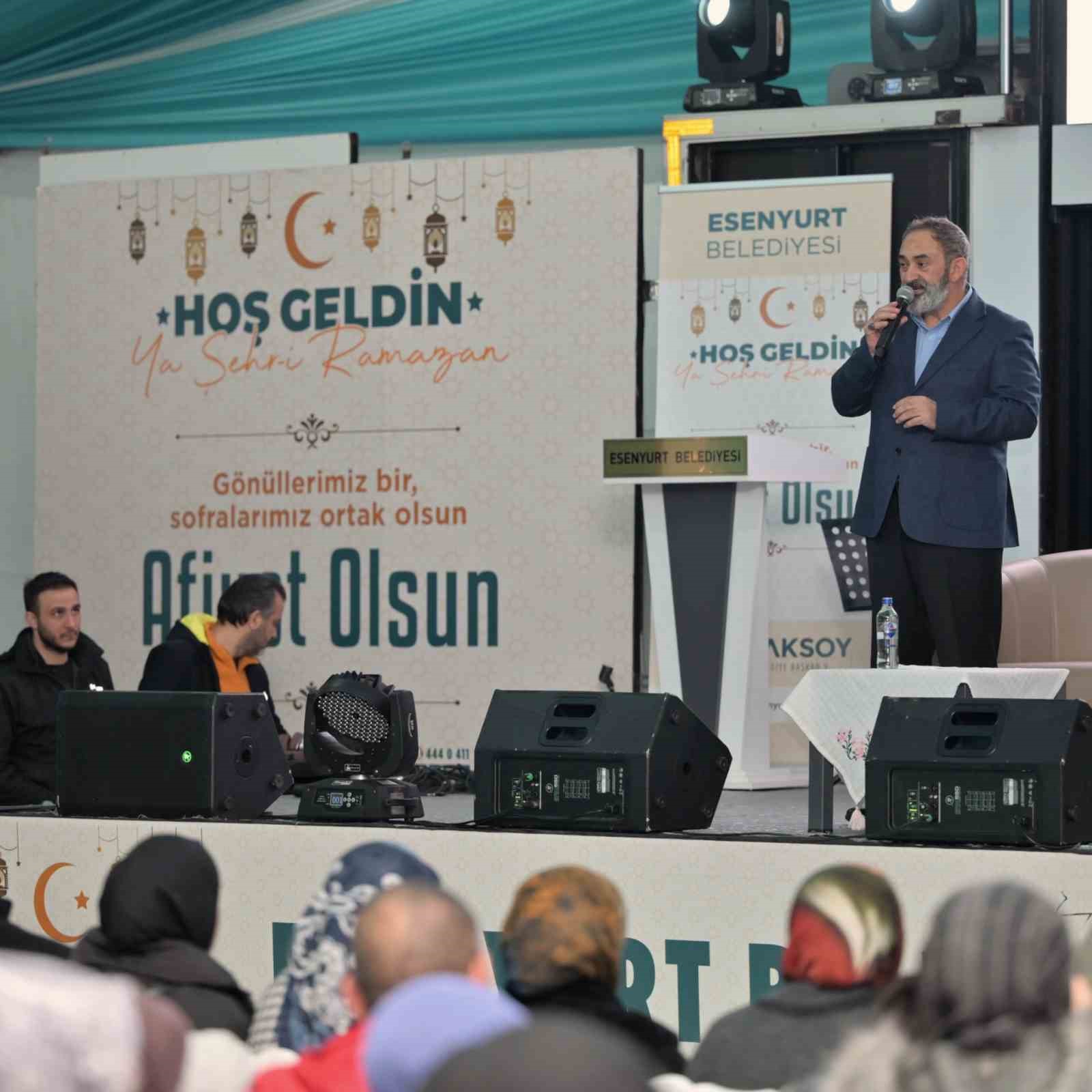 Esenyurt’ta şiir ve muhabbet dolu Ramazan akşamı

