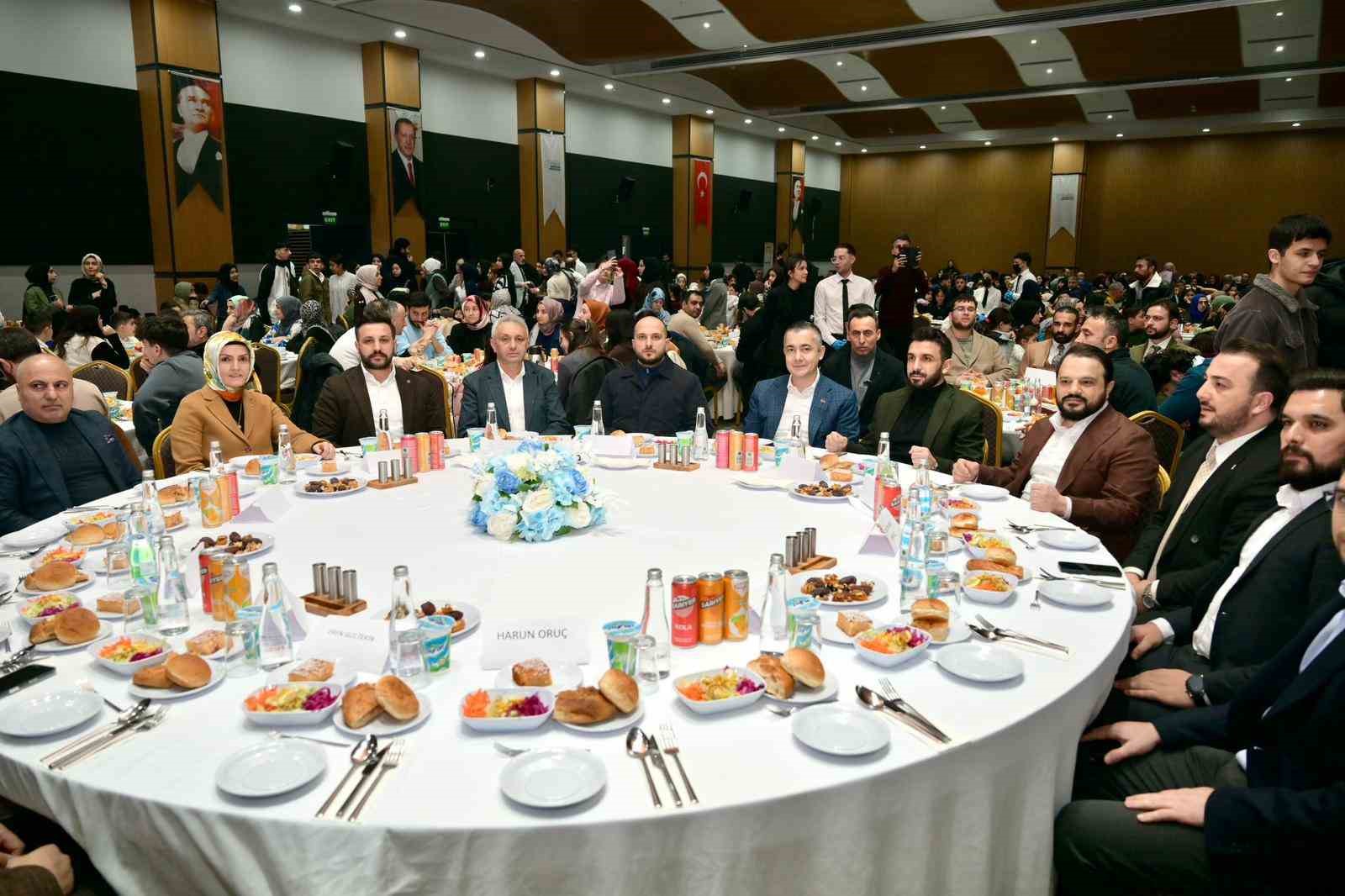 Esenyurt’ta TÜGVA Aile İftarı programı düzenlendi
Esenyurt’ta TÜGVA Aile İftarı programı düzenlendi