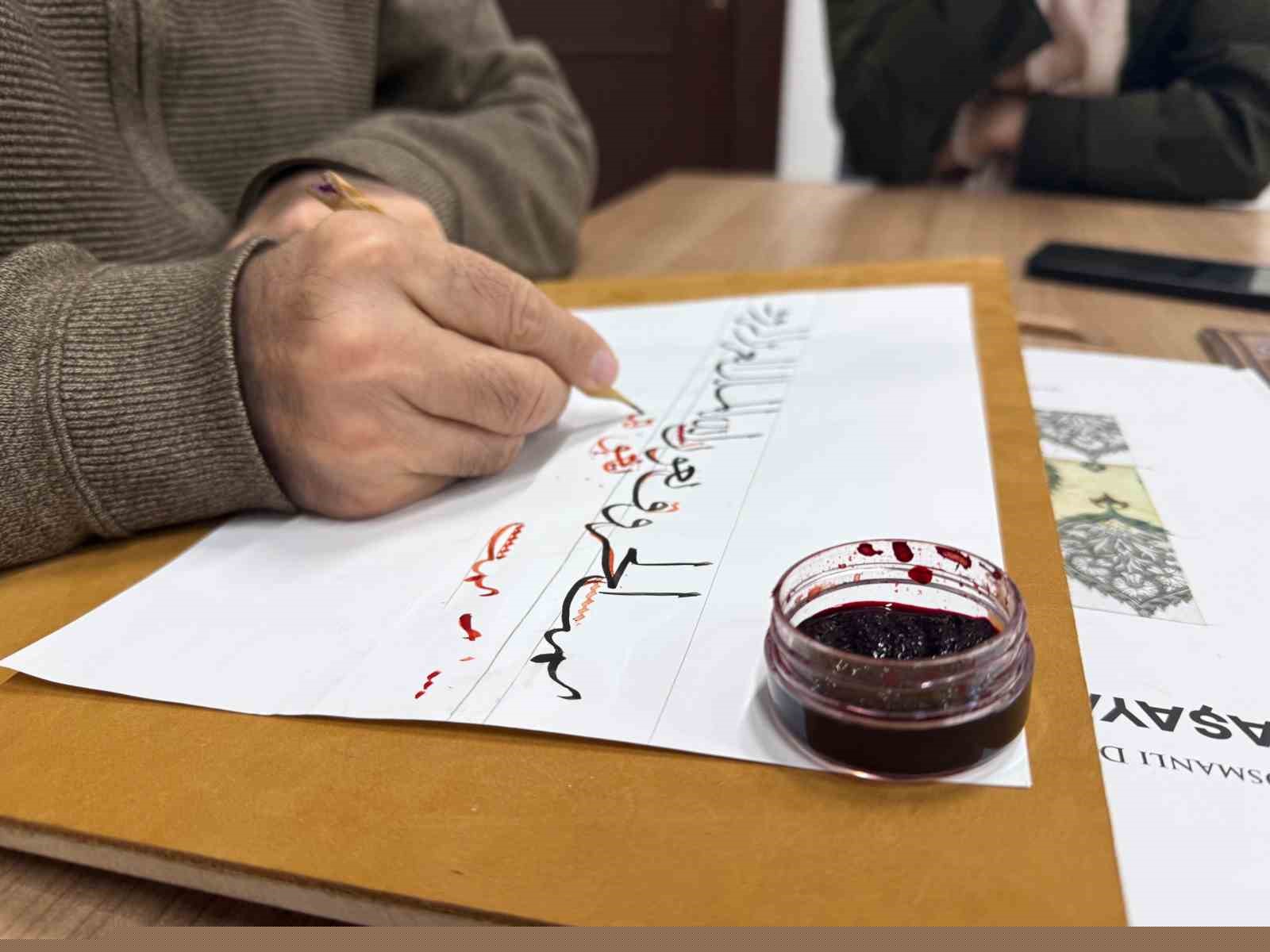 Esenyurt’ta yeni hattatlar yetişiyor
