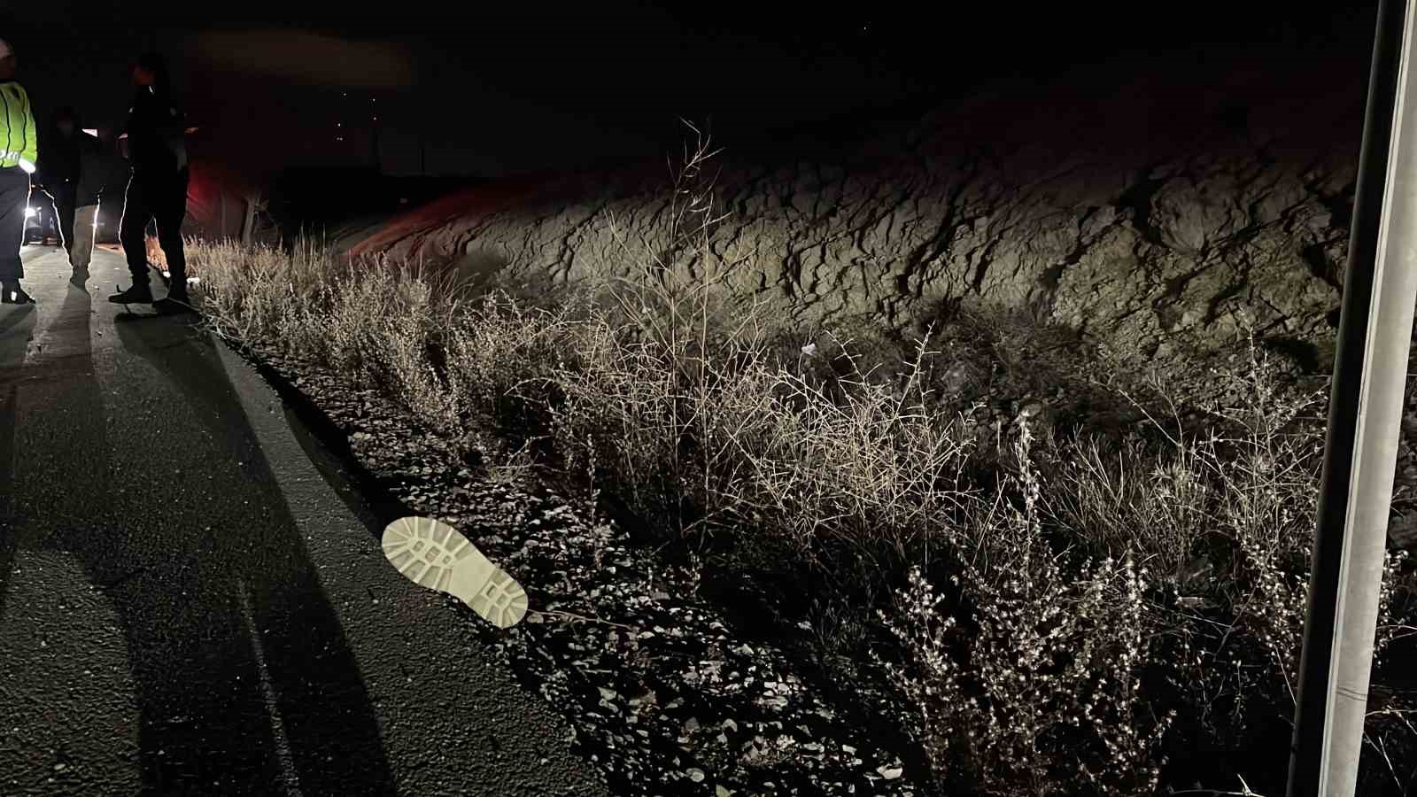 Eşi araç çarpması sonucu öldü, olay yerinden ayrılan kocası polise ’ot topluyorduk’ dedi
