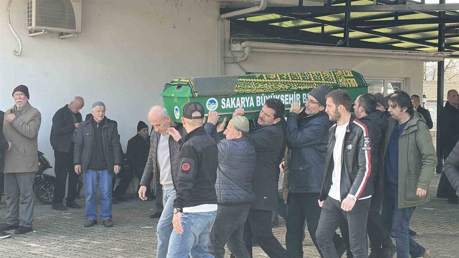 Eşi tarafından vurularak öldürülen kadın son yolculuğuna uğurlandı
