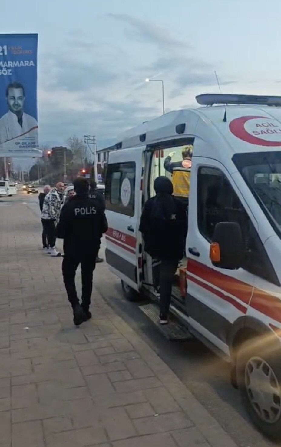 Eşinden şiddet gördüğünü öne süren hamile kadın, okula sığındı
