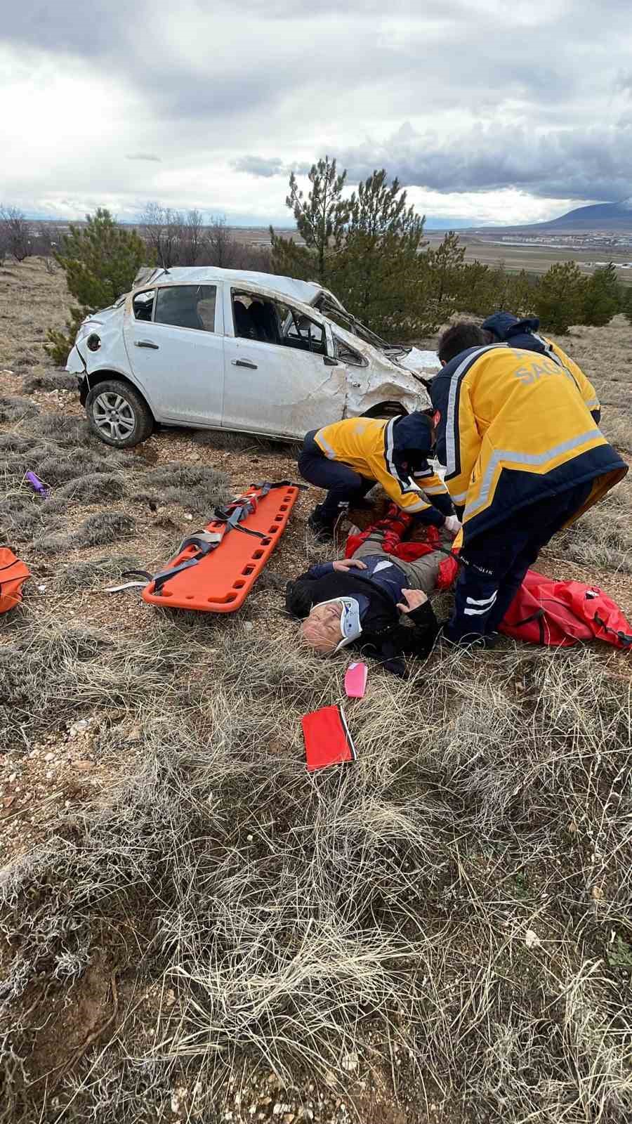 Eşini bıçaklayıp kaçtı, Niğde’de kaza yapınca yakalandı
