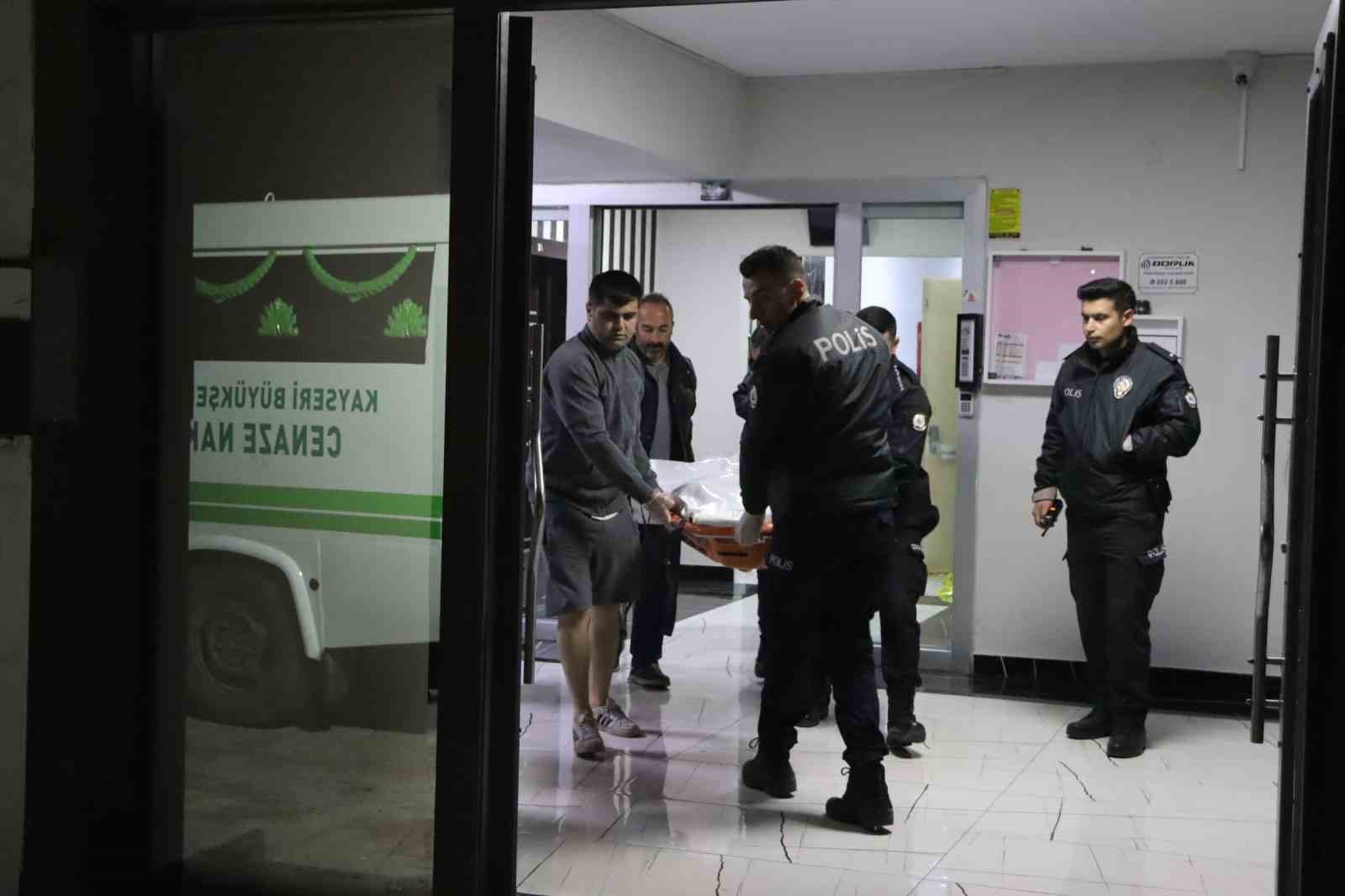 Eşini öldüren kadının cezası değişmedi
