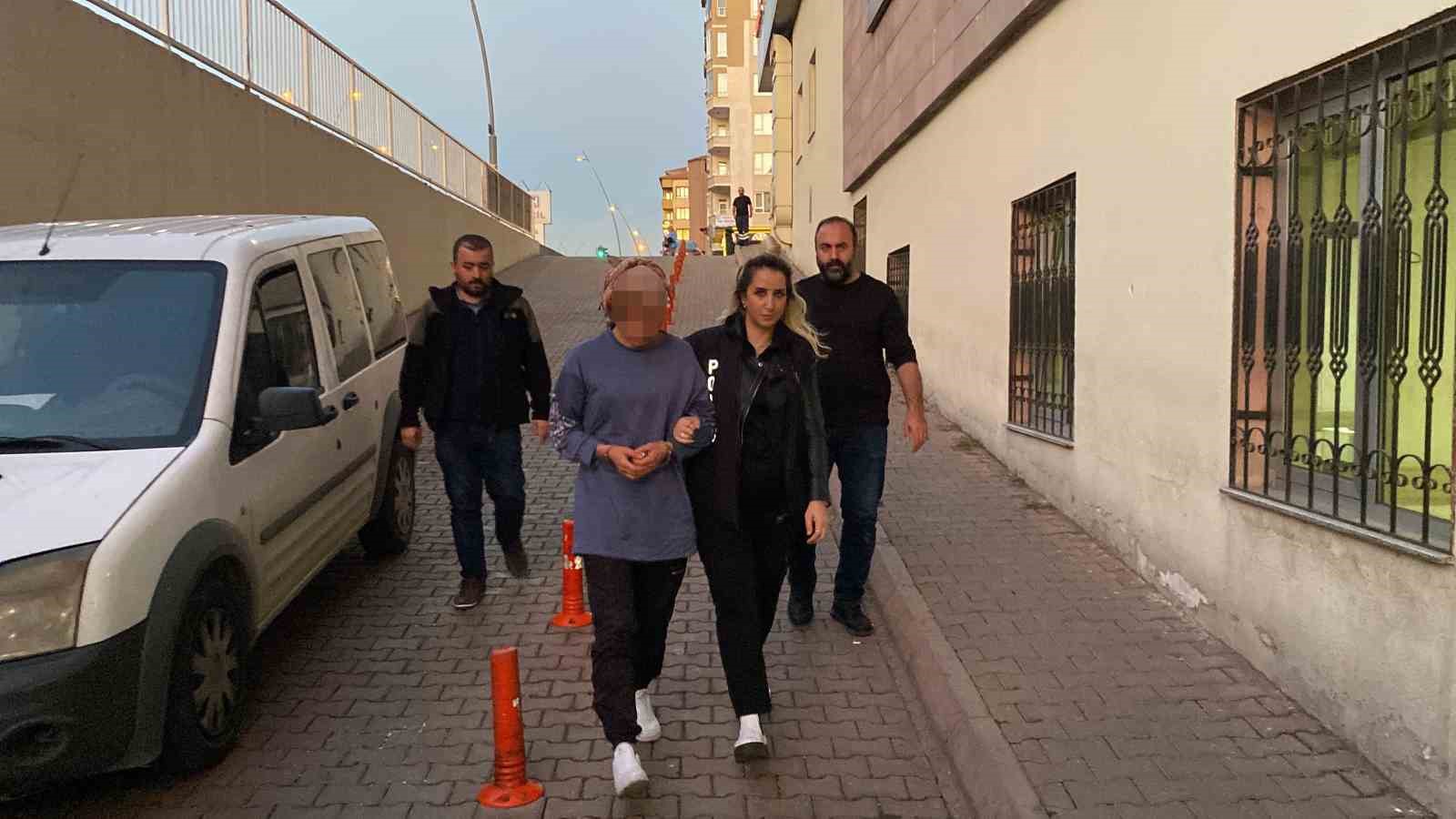 Eşini öldüren kadının cezası değişmedi
