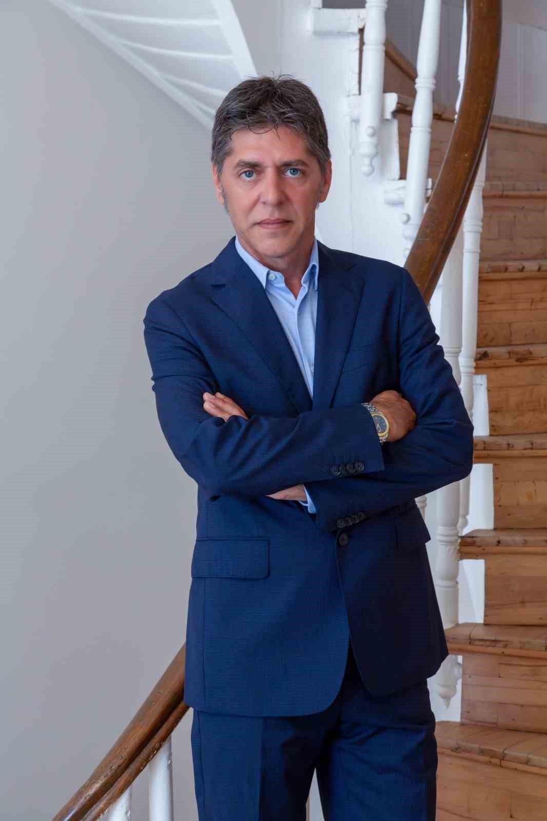 Eşini oyuncu Dolunay Soysert ile aldattığı iddia edilen Konda Araştırma Şirketi Yönetim Kurulu Başkanı’na 50 milyon lira tazminat talebi
