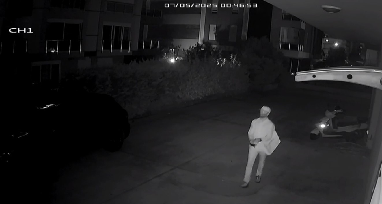 Eşini sokak ortasında sopayla darbettiği iddia edilen sanığa 19 yıl hapis
