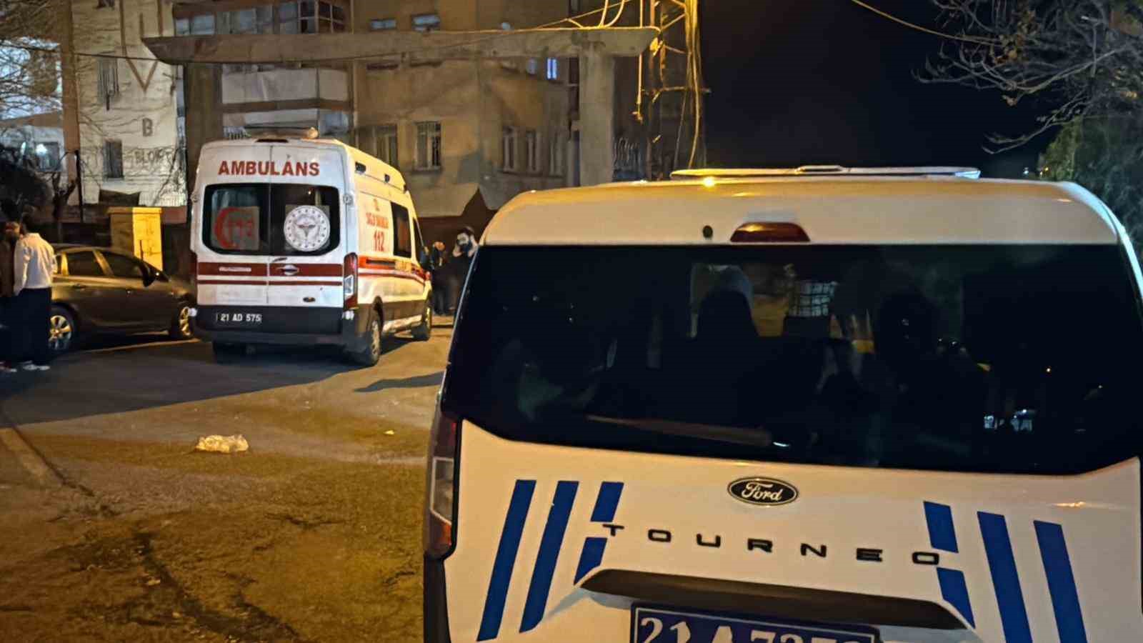 Eşini ve kızını silahla yaraladı, kahvehaneye gidip kendini ihbar etti
