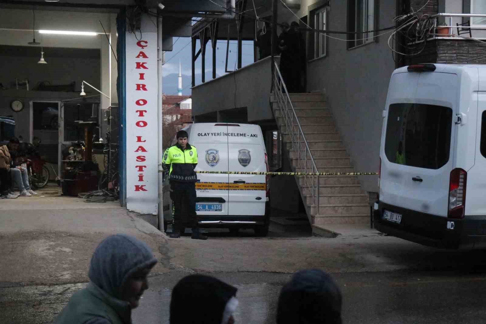 Eşini ve MHP ilçe başkanını öldüren emekli polis adliyeye sevk edildi
