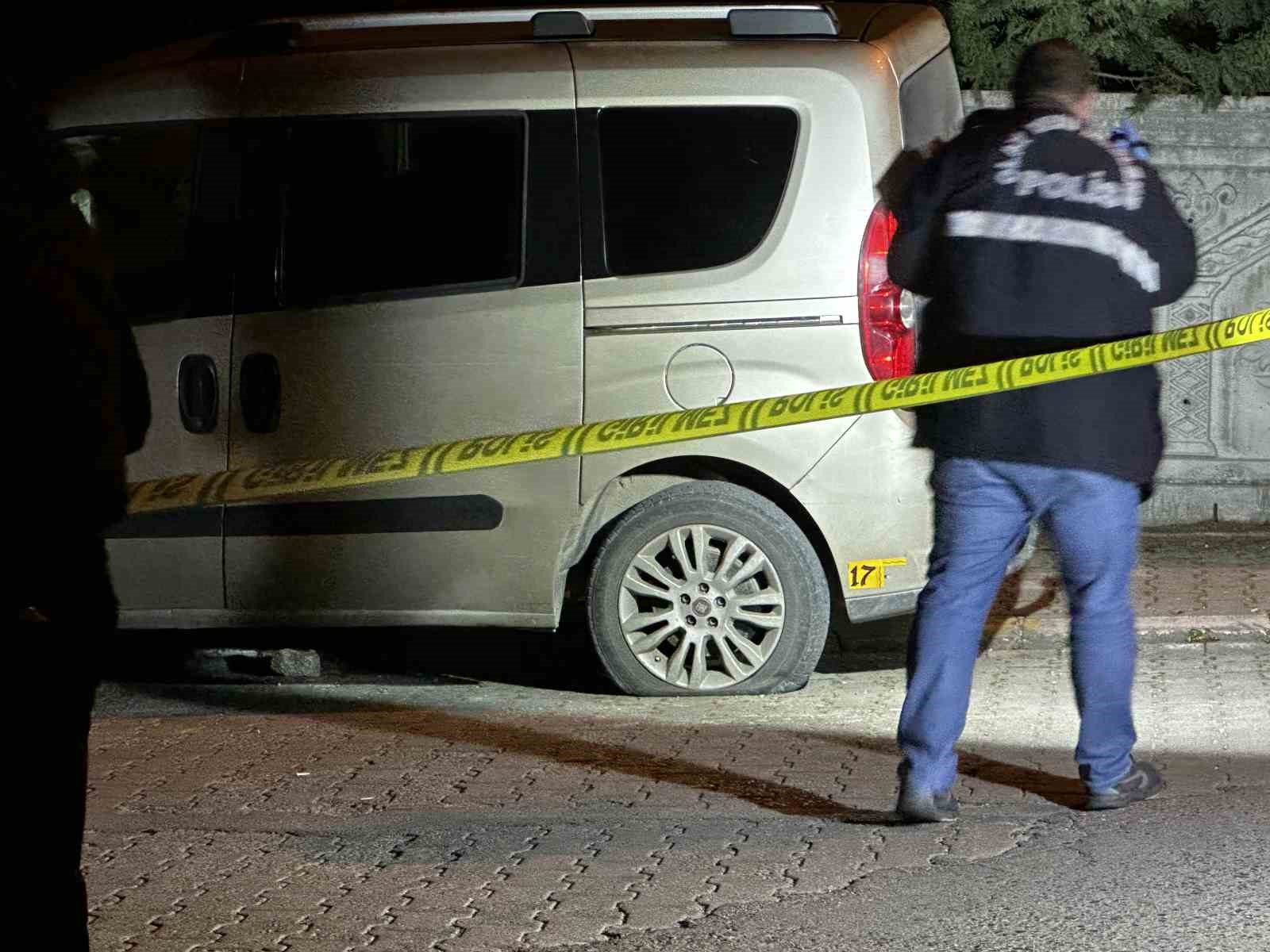 Eşinin KADES ihbarıyla eve gelen polislere ateş açtı
