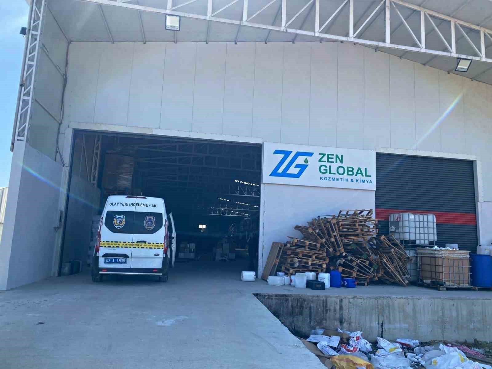 Eski belediye başkan adayına cinayetle sonuçlanan alacak kavgasında müebbet hapis
Eski belediye başkan adayına cinayetle sonuçlanan alacak kavgasında müebbet hapis