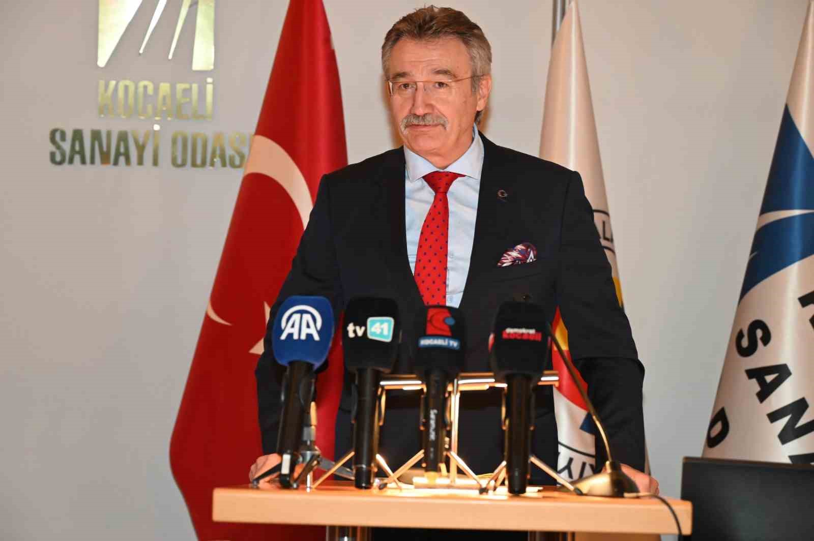 Eski Devlet Bakanı Tüzmen: "86 milyonuz ama sanayide adam yok"
Eski Devlet Bakanı Tüzmen: "86 milyonuz ama sanayide adam yok"