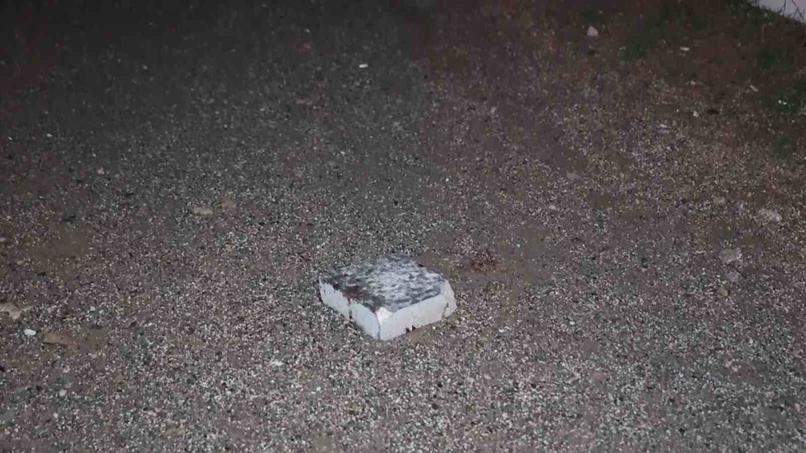 Eski eş dehşet saçtı: Taşla saldırdı, ağır yaraladı
