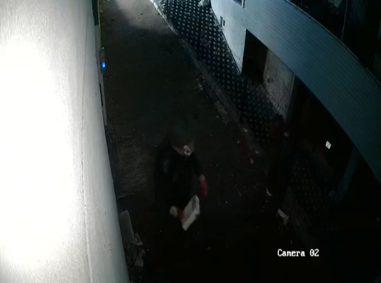 Eski eş dehşet saçtı: Taşla saldırdı, ağır yaraladı
