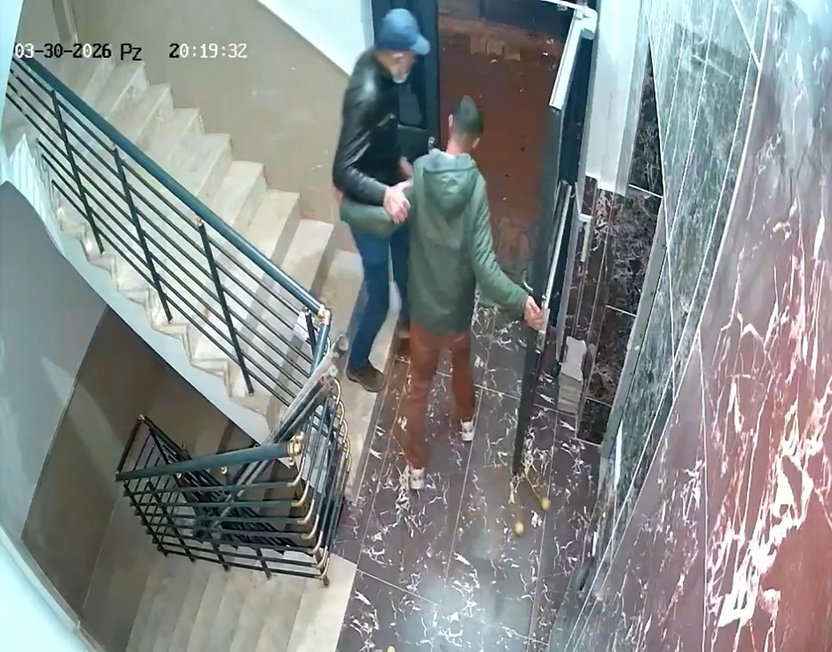 Eski eş dehşet saçtı: Taşla saldırdı, ağır yaraladı
