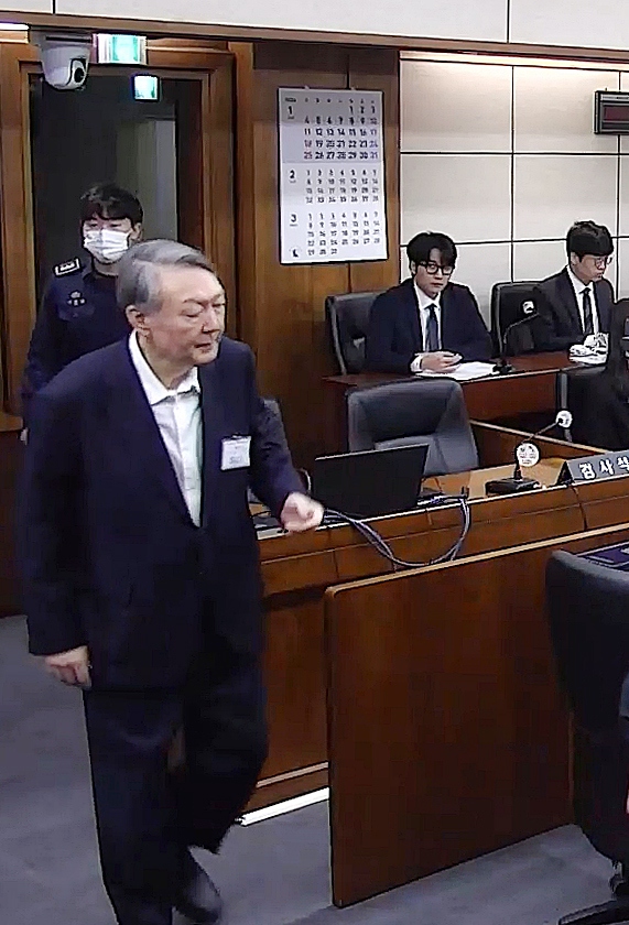 Eski Güney Kore Devlet Başkanı Yoon’a 5 yıl hapis cezası
