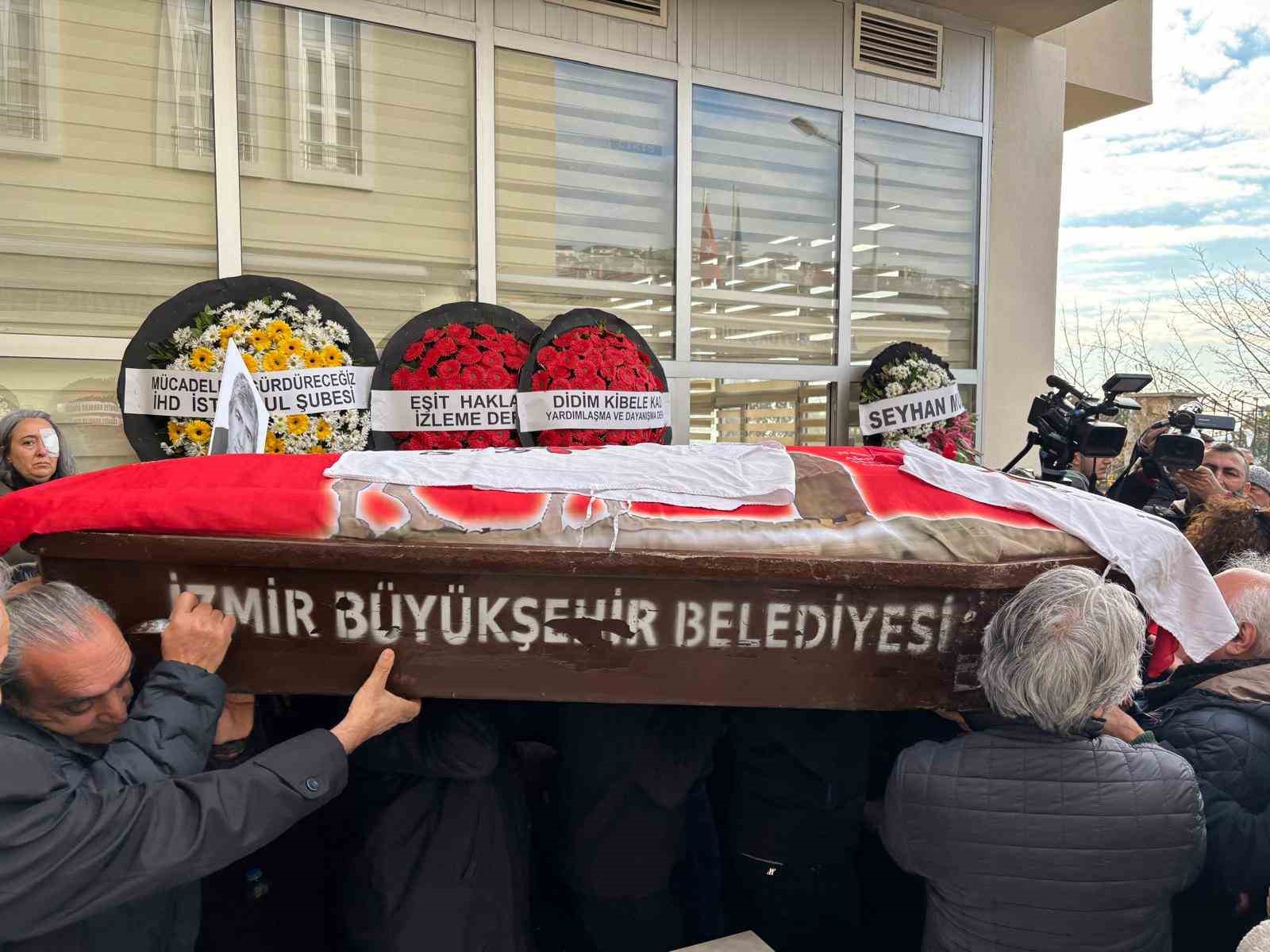 Eski İHD İzmir Şube Başkanı Ali Aydın son yolculuğuna uğurlandı
