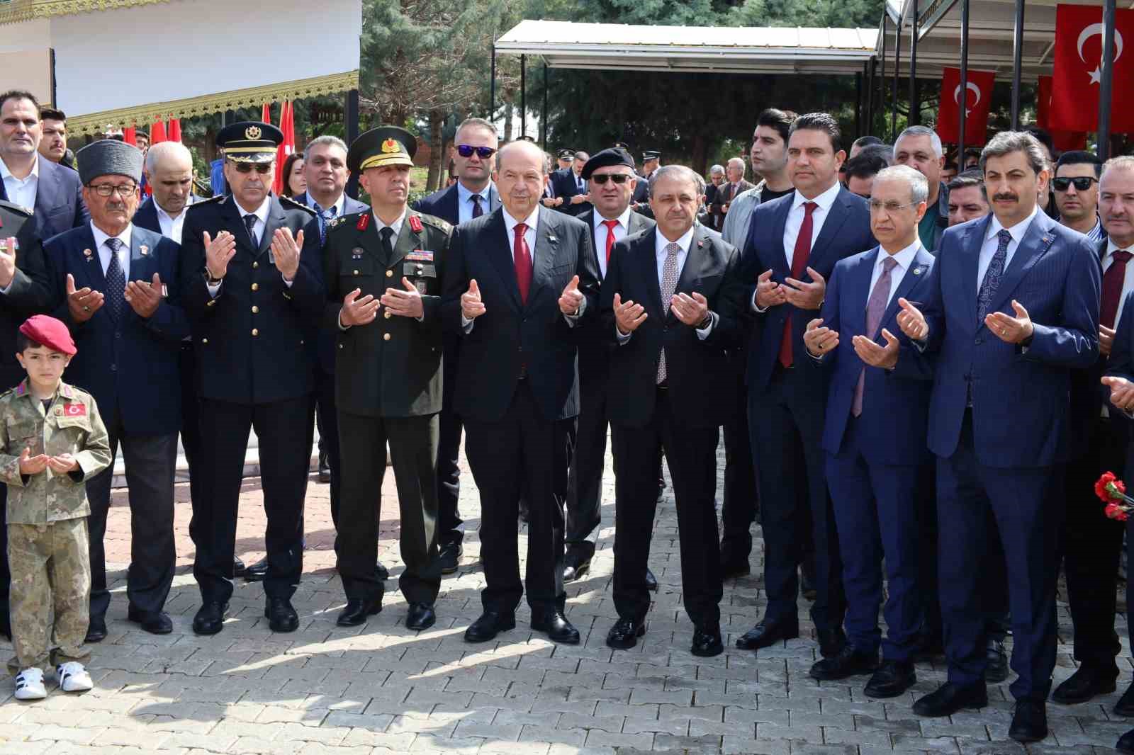 Eski KKTC Cumhurbaşkanı Tatar, Şanlıurfa’nın kurtuluşunun 106. yıl dönümü törenine katıldı
