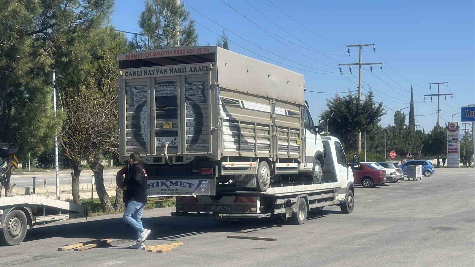 Eski plakasını kamyonetine taktı, 140 bin lira cezadan kaçamadı
