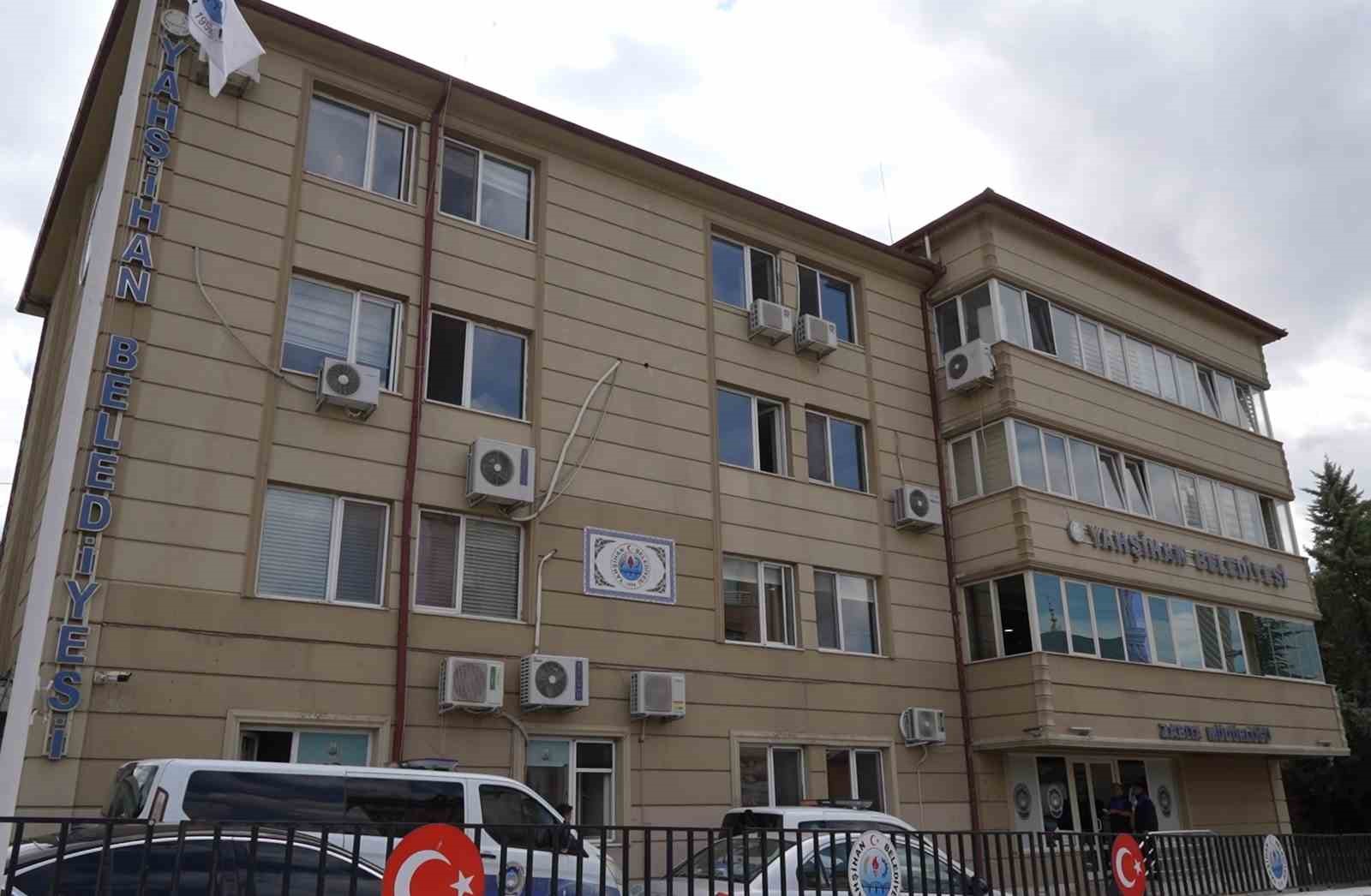 Eski Yahşihan Belediye Başkanı Ahmet Sungur hakim karşısında
