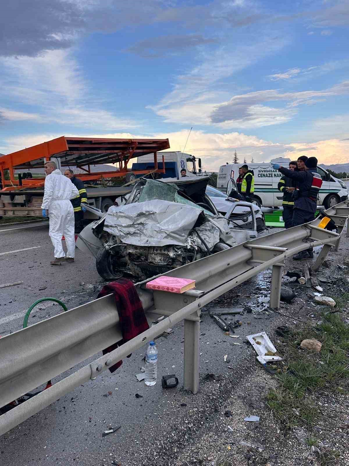 Eskişehir-Ankara yolunda feci kaza: 4 ölü, 2 yaralı
