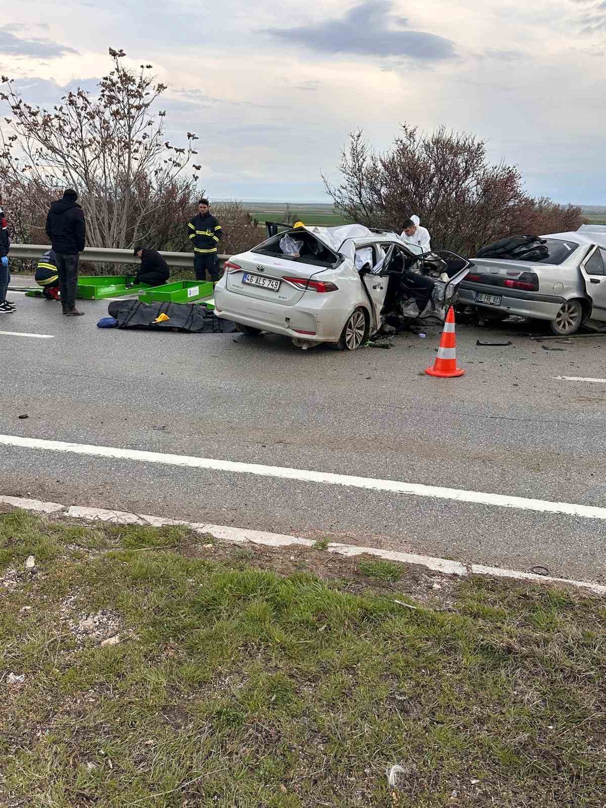 Eskişehir-Ankara yolunda feci kaza: 4 ölü, 2 yaralı
