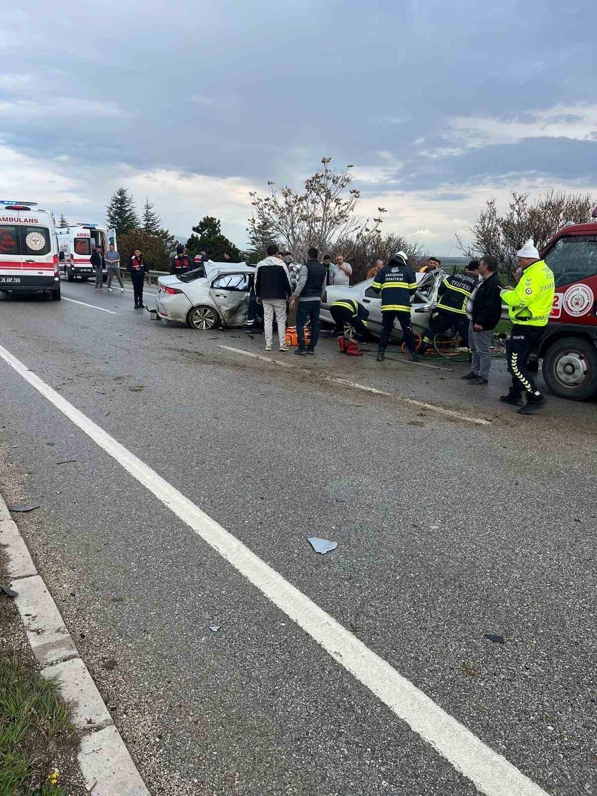 Eskişehir-Ankara yolunda feci kaza: 4 ölü, 2 yaralı
