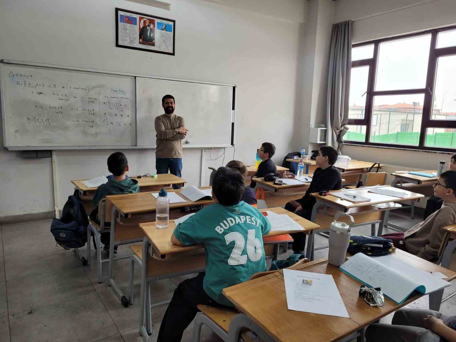 Eskişehir Bilim Olimpiyatları Akademisi’nde eğitim meşalesi yandı
