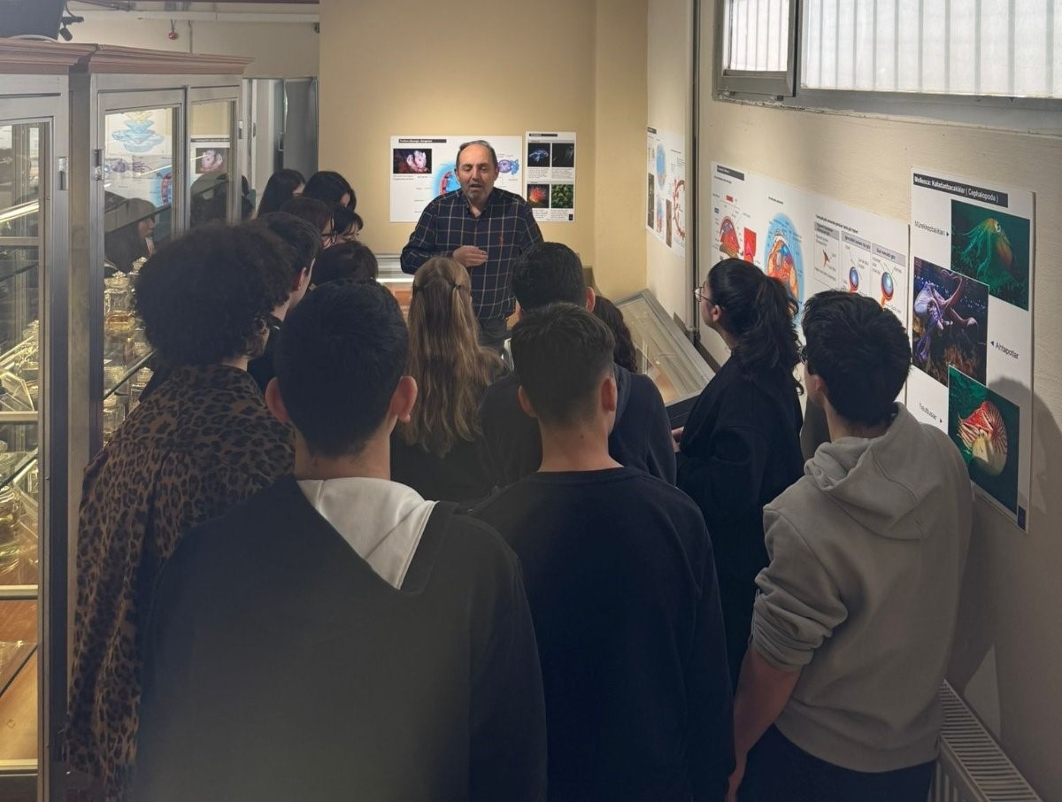 Eskişehir Bilim Olimpiyatları Akademisi’nden ESOGÜ Zooloji Müzesi’ne ziyaret
