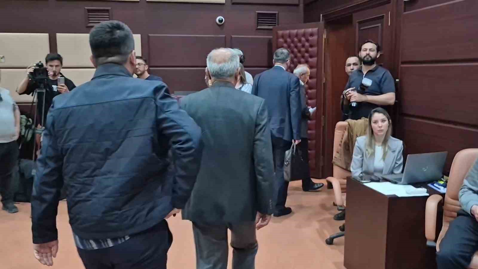 Eskişehir Büyükşehir Belediyesi Meclisi’nde ESKİ gerginliği
