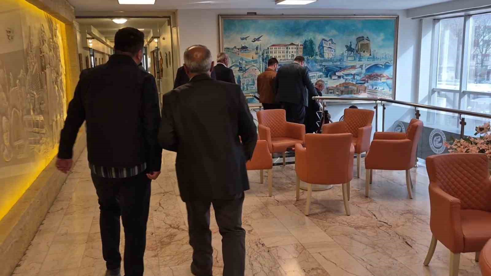 Eskişehir Büyükşehir Belediyesi Meclisi’nde ESKİ gerginliği
