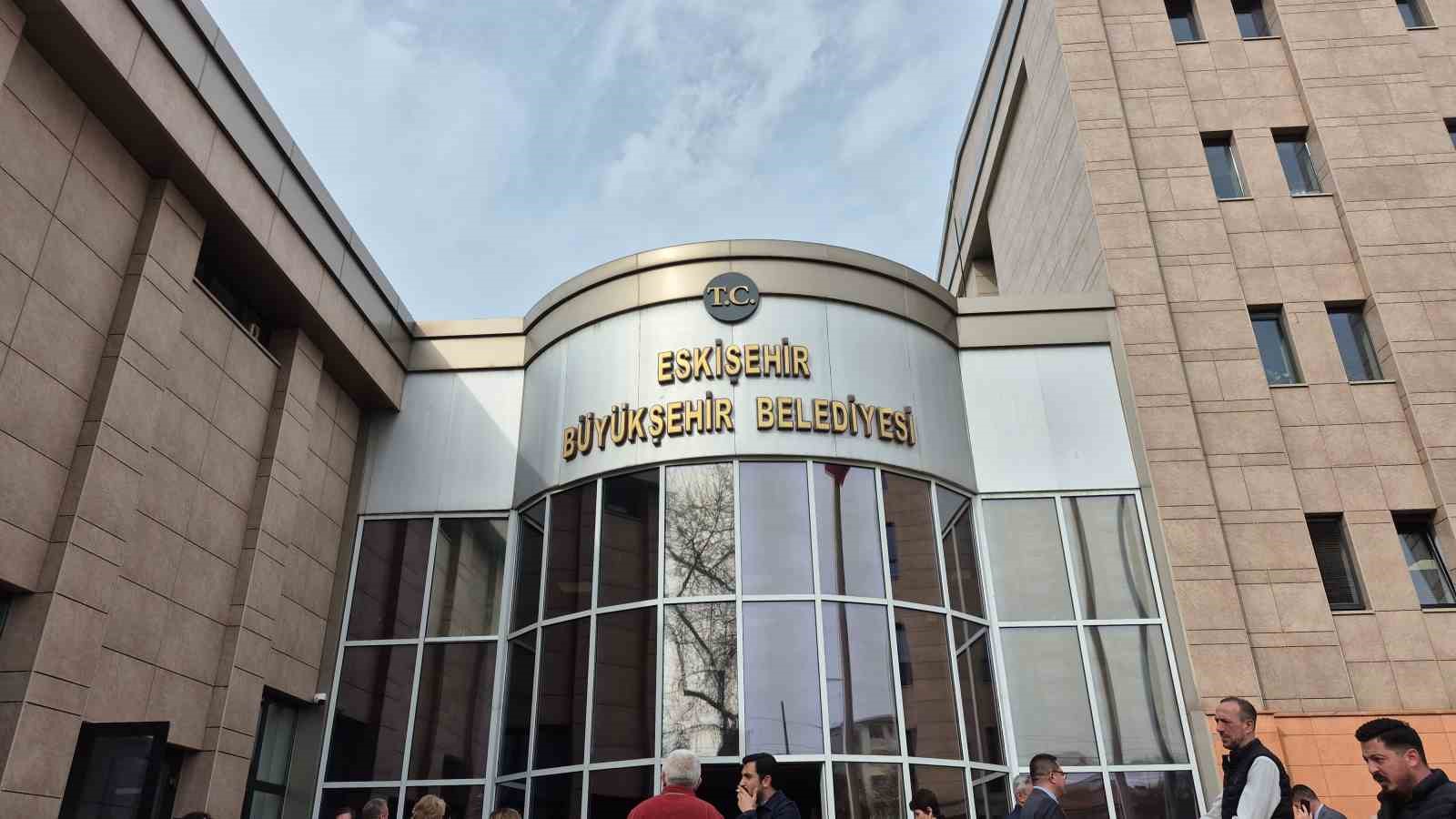 Eskişehir Büyükşehir Belediyesi Meclisi’nde ESKİ gerginliği
