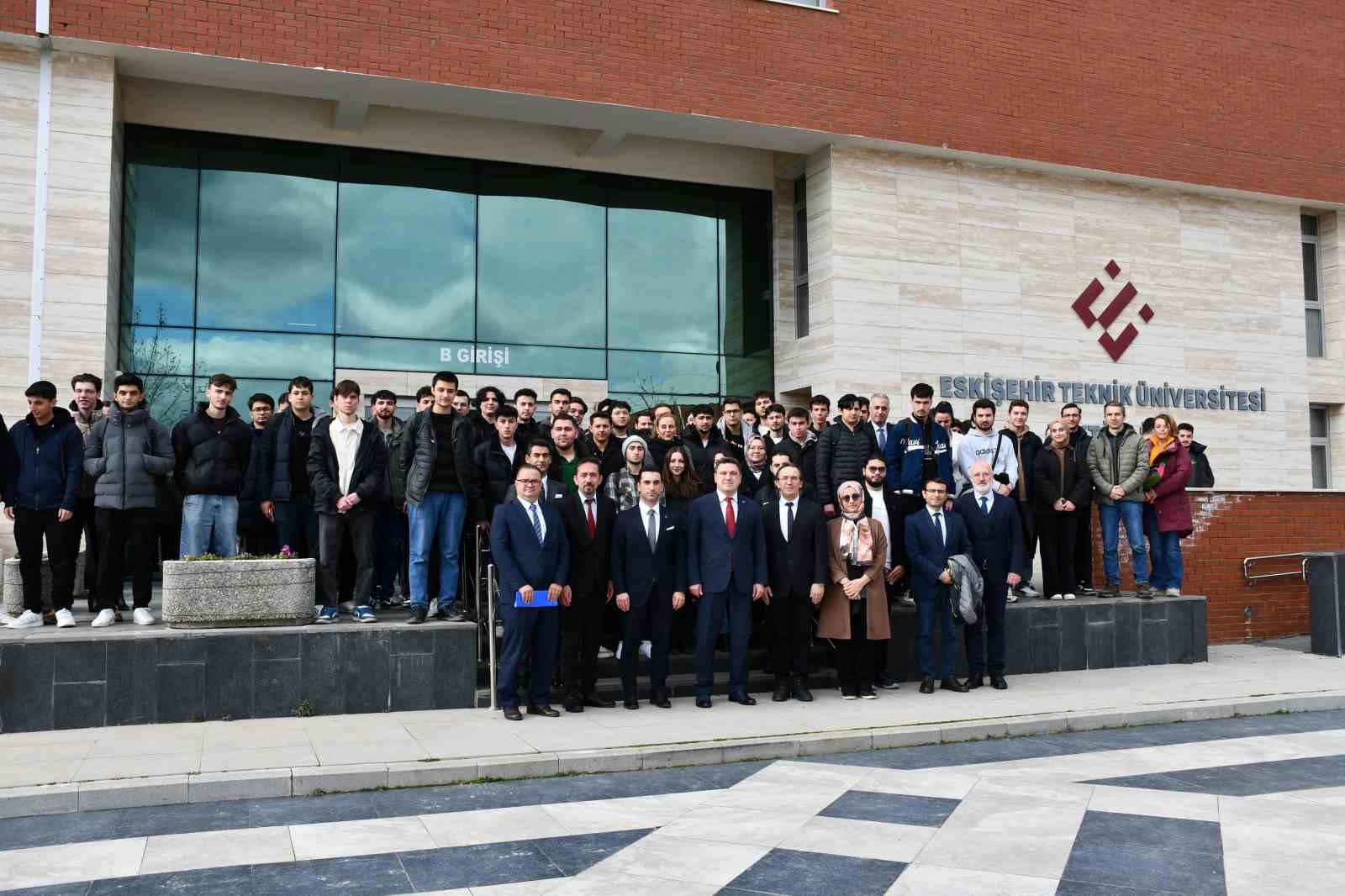 Eskişehir Cumhuriyet Başsavcılığı üniversite öğrencilerini uyardı
