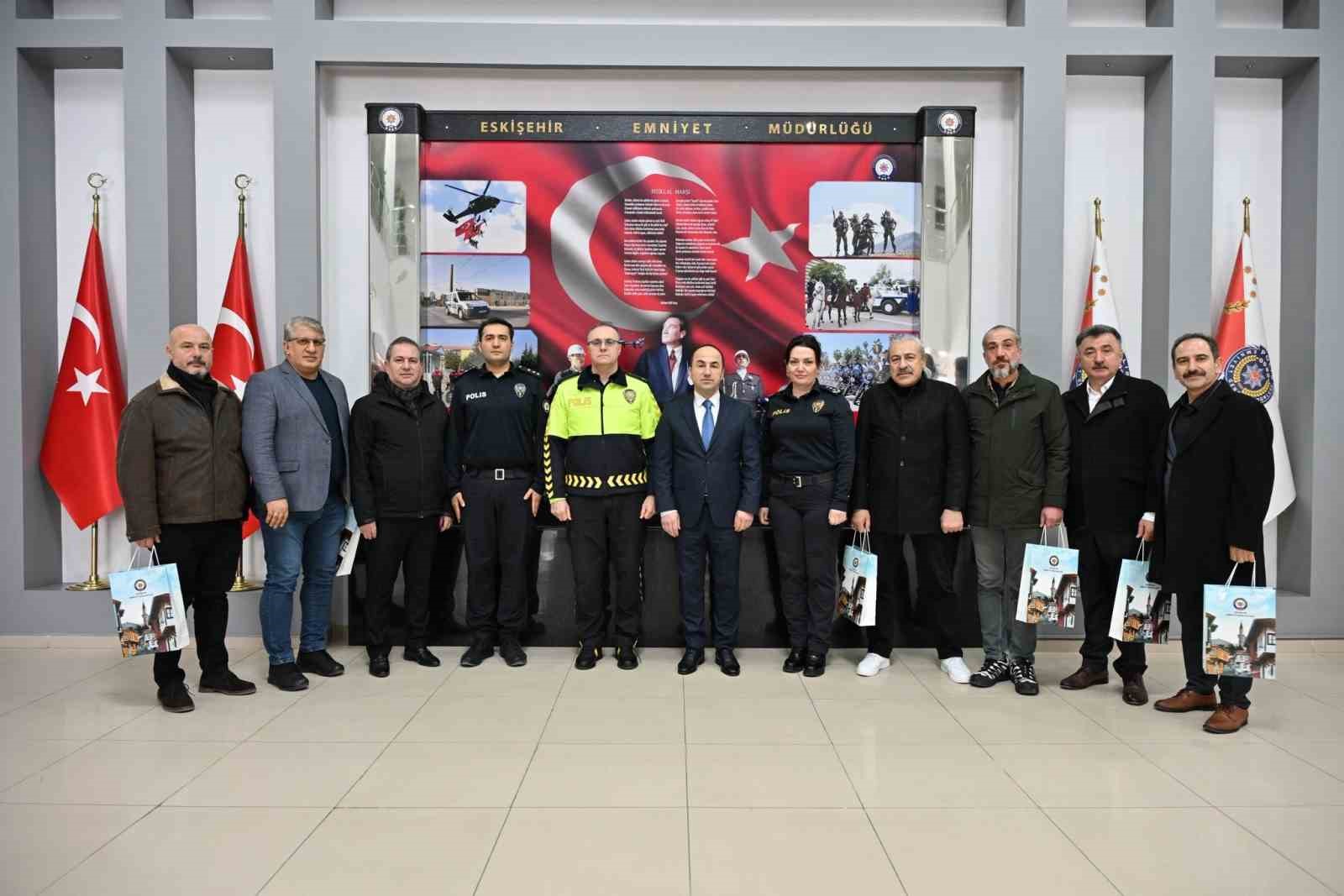 Eskişehir Emniyet Müdürü Tolga Yılmaz emekli personelle bir araya geldi
